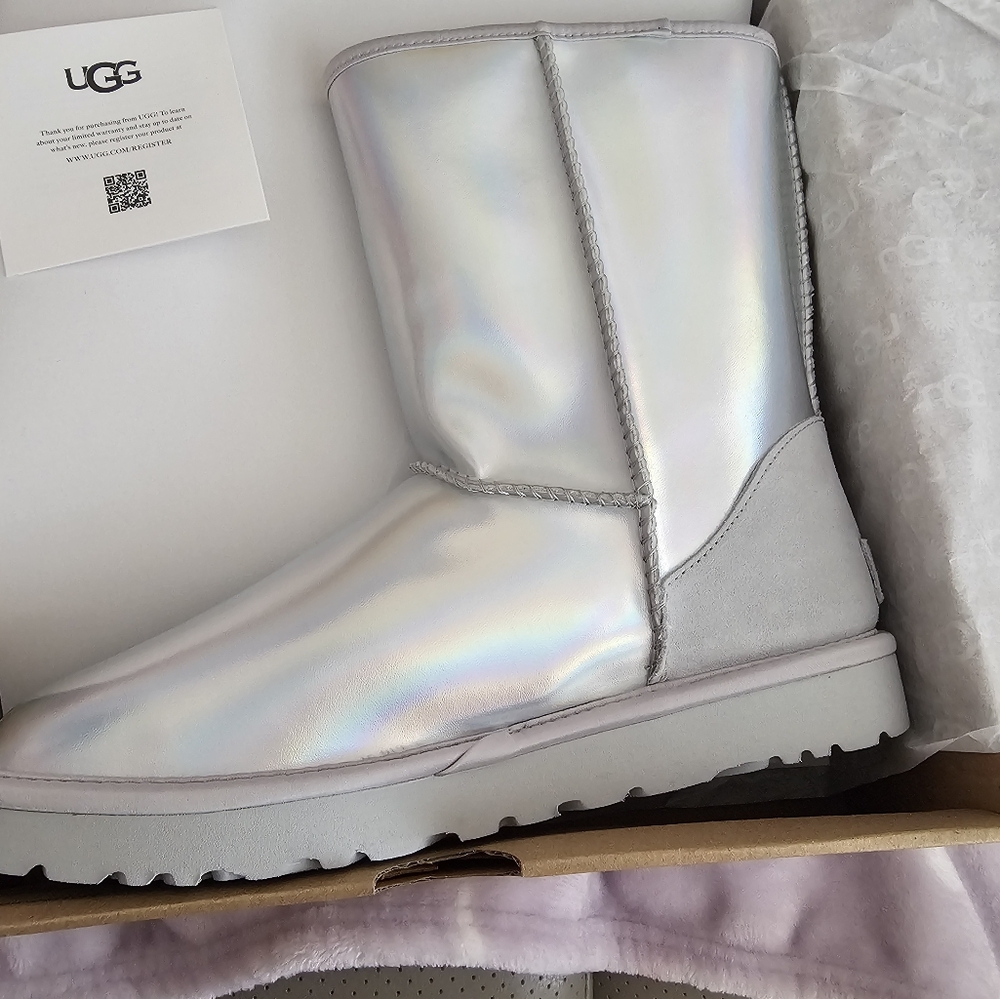 NIB UGG STUNNING IRIDESCENT COLOR!!! SIZE 8 WOMEN - Picture 11 of 12